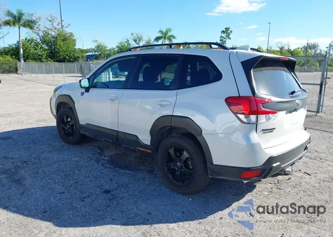 2022 Subaru Forester Wilderness z USA, uszkodzony, nr VIN JF2SKAMC7NH458853